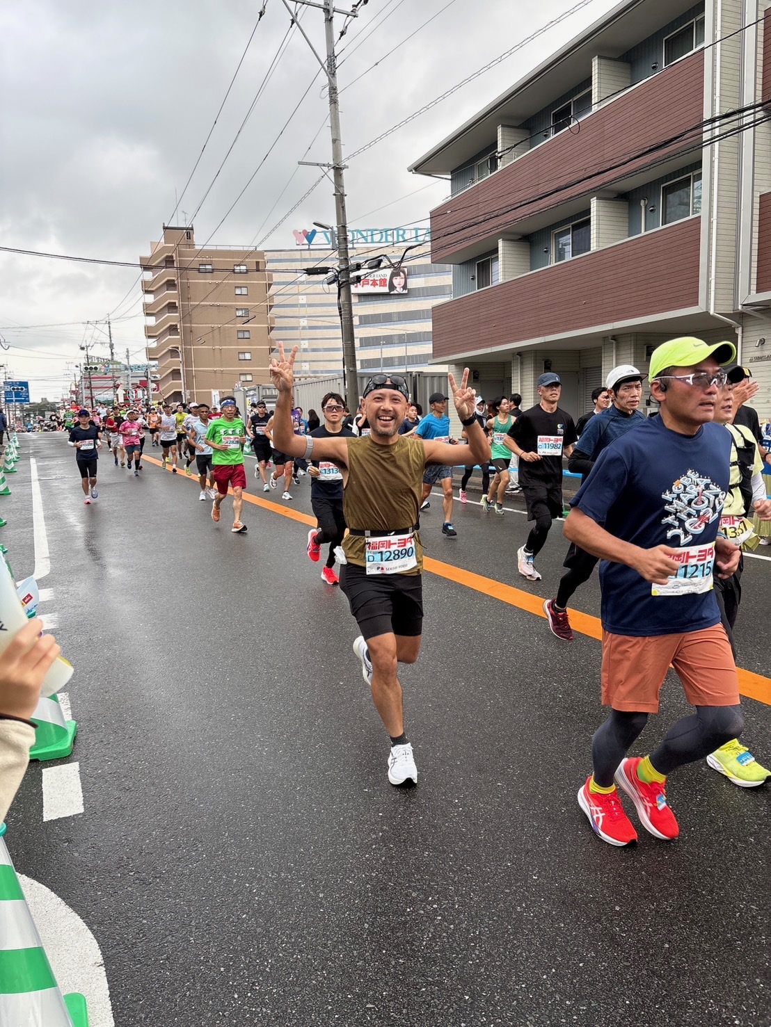 元同僚に応援してもらって笑顔